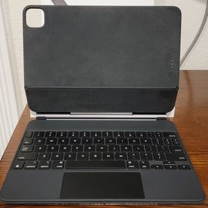 Ipad Magic Keyboard (fits ipad 11")